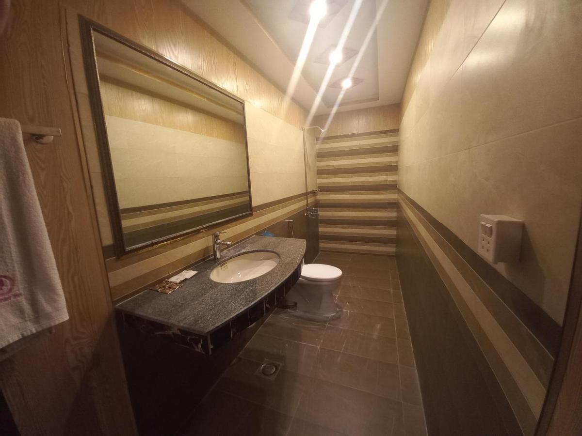 Premier Inn Johar Town Λαχόρη Εξωτερικό φωτογραφία
