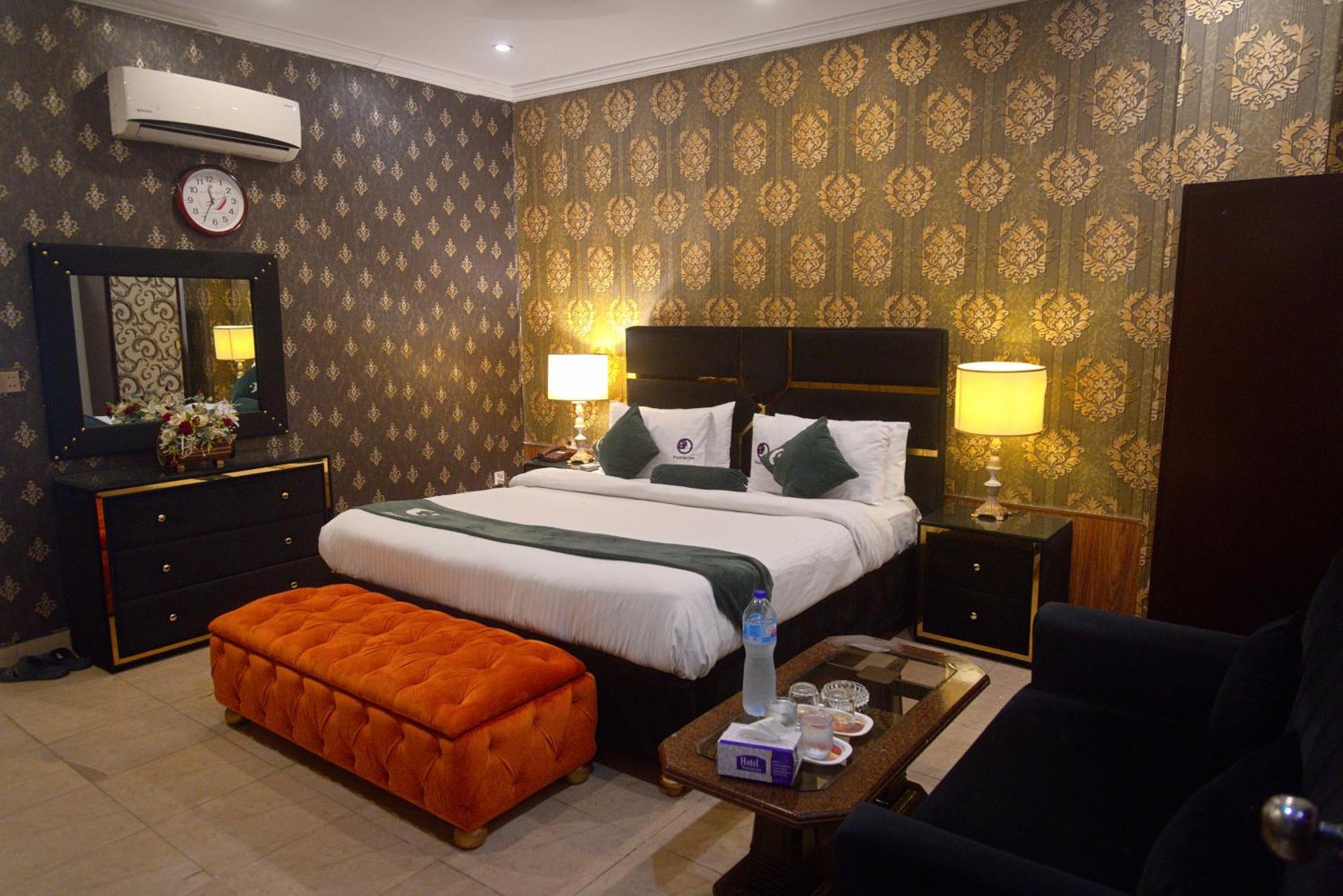 Premier Inn Johar Town Λαχόρη Εξωτερικό φωτογραφία