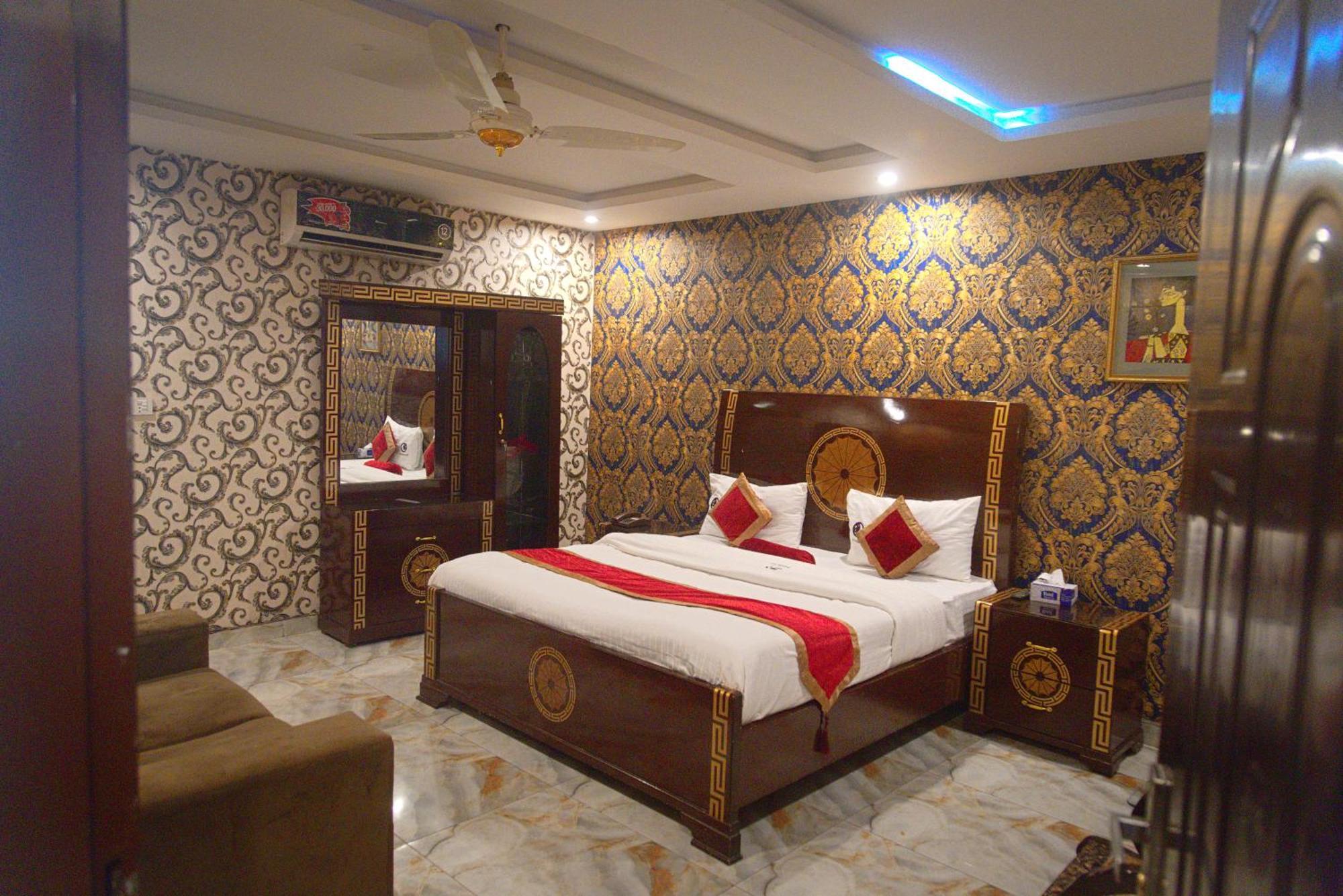 Premier Inn Johar Town Λαχόρη Εξωτερικό φωτογραφία