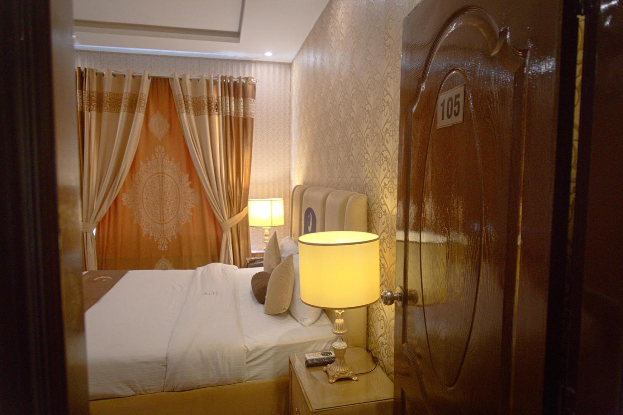 Premier Inn Johar Town Λαχόρη Εξωτερικό φωτογραφία