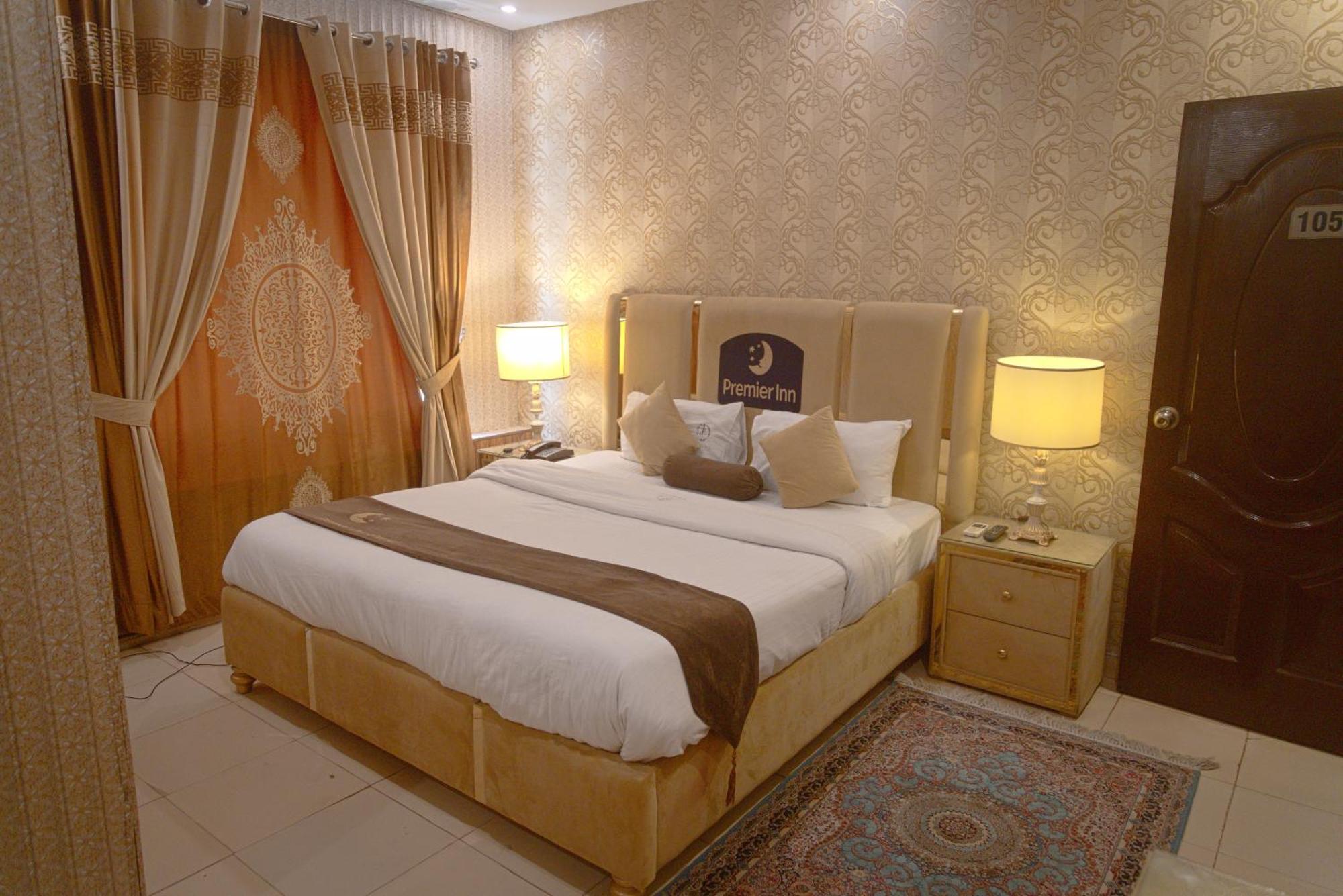 Premier Inn Johar Town Λαχόρη Εξωτερικό φωτογραφία