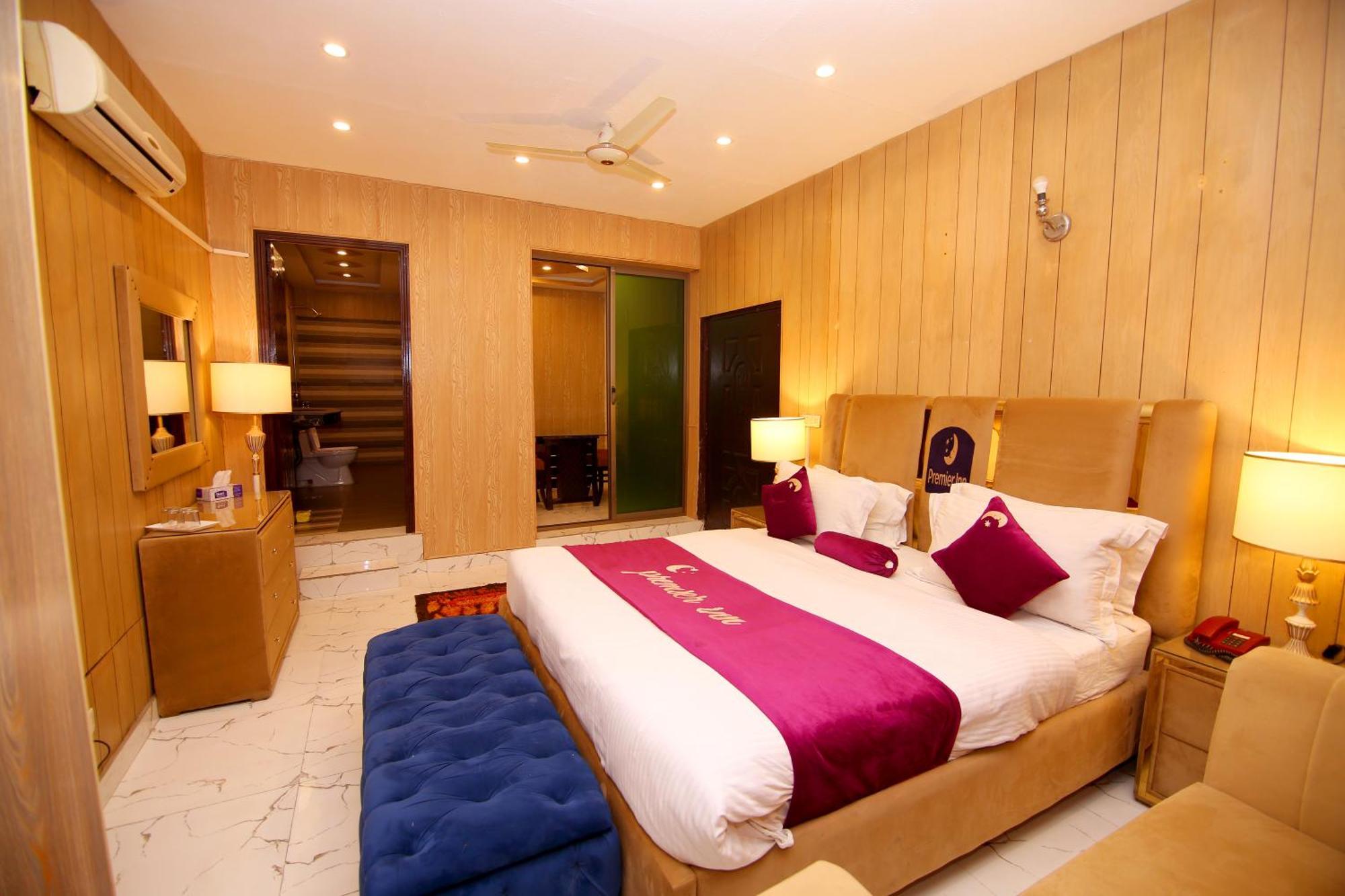 Premier Inn Johar Town Λαχόρη Εξωτερικό φωτογραφία