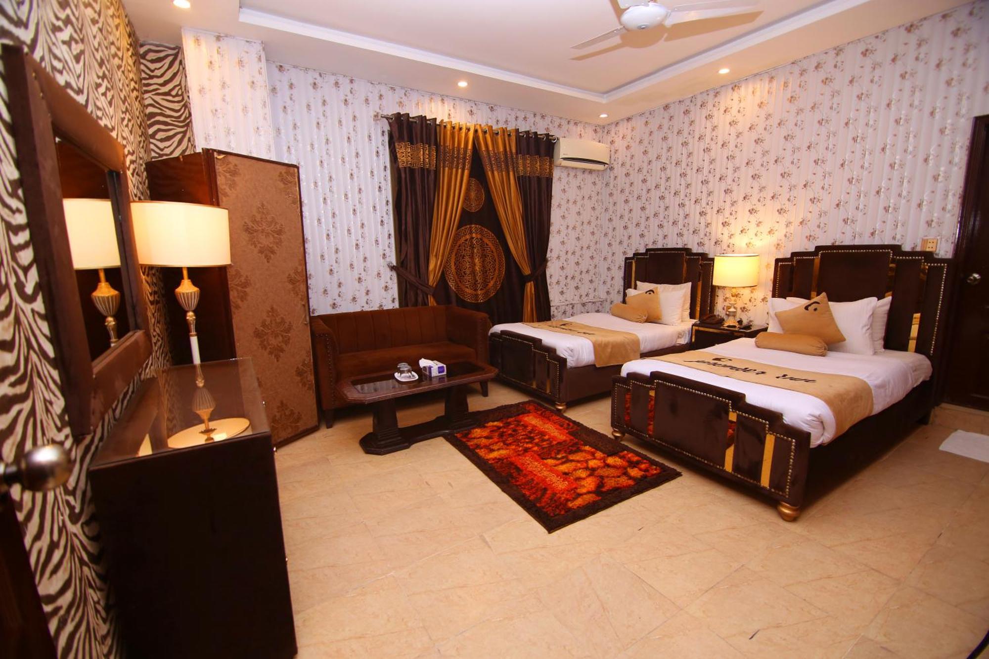 Premier Inn Johar Town Λαχόρη Εξωτερικό φωτογραφία