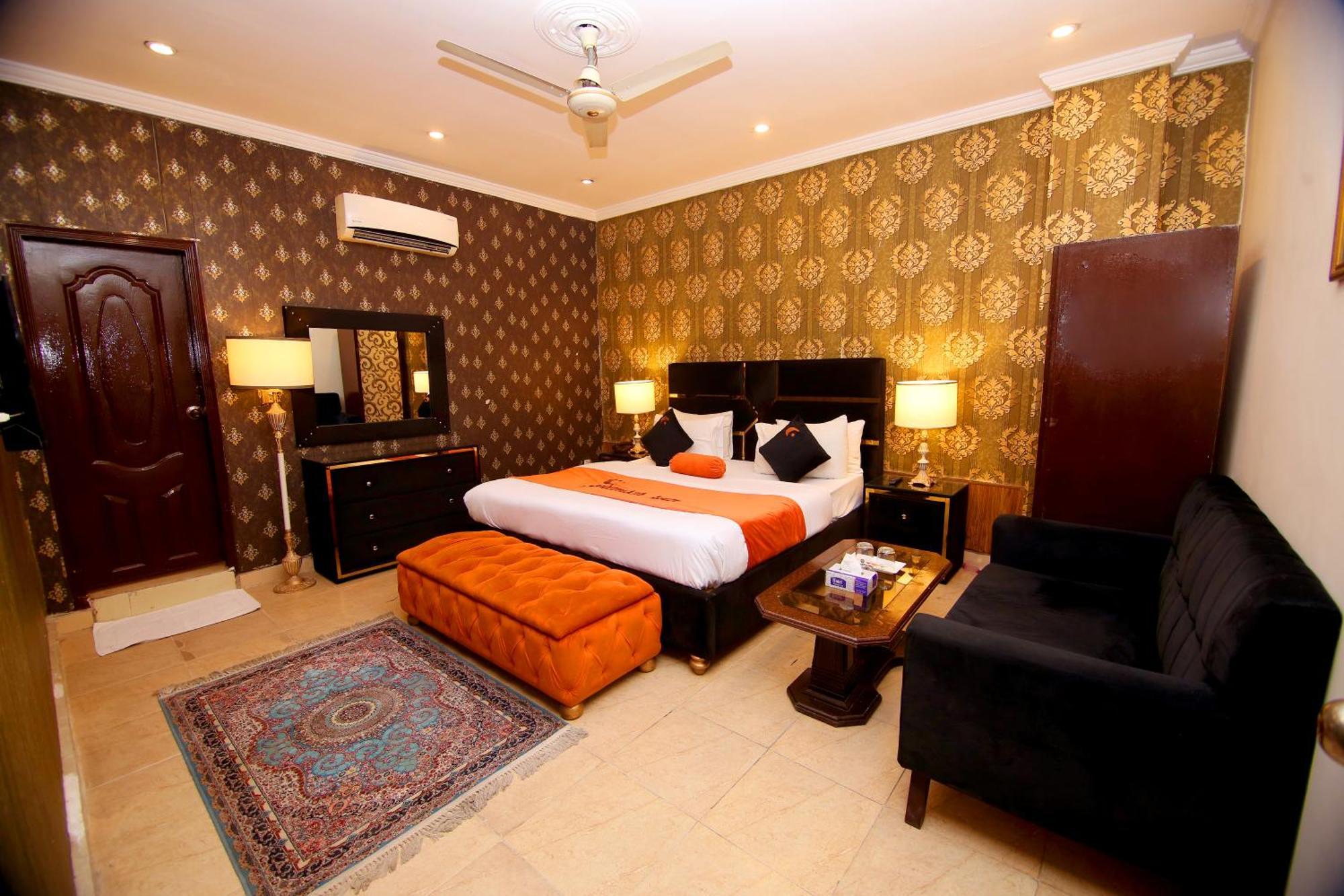Premier Inn Johar Town Λαχόρη Εξωτερικό φωτογραφία