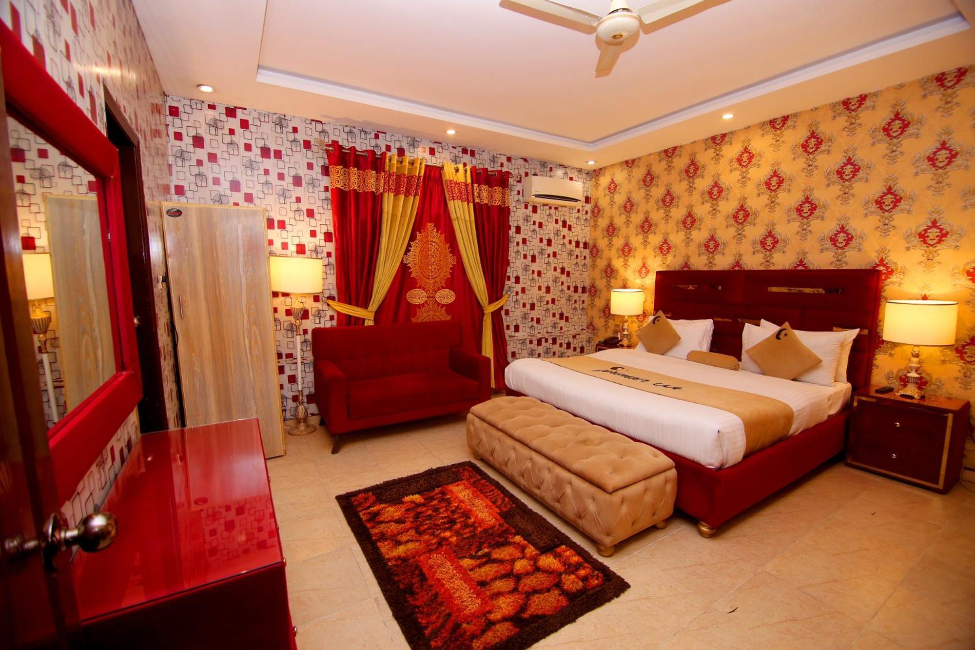 Premier Inn Johar Town Λαχόρη Εξωτερικό φωτογραφία