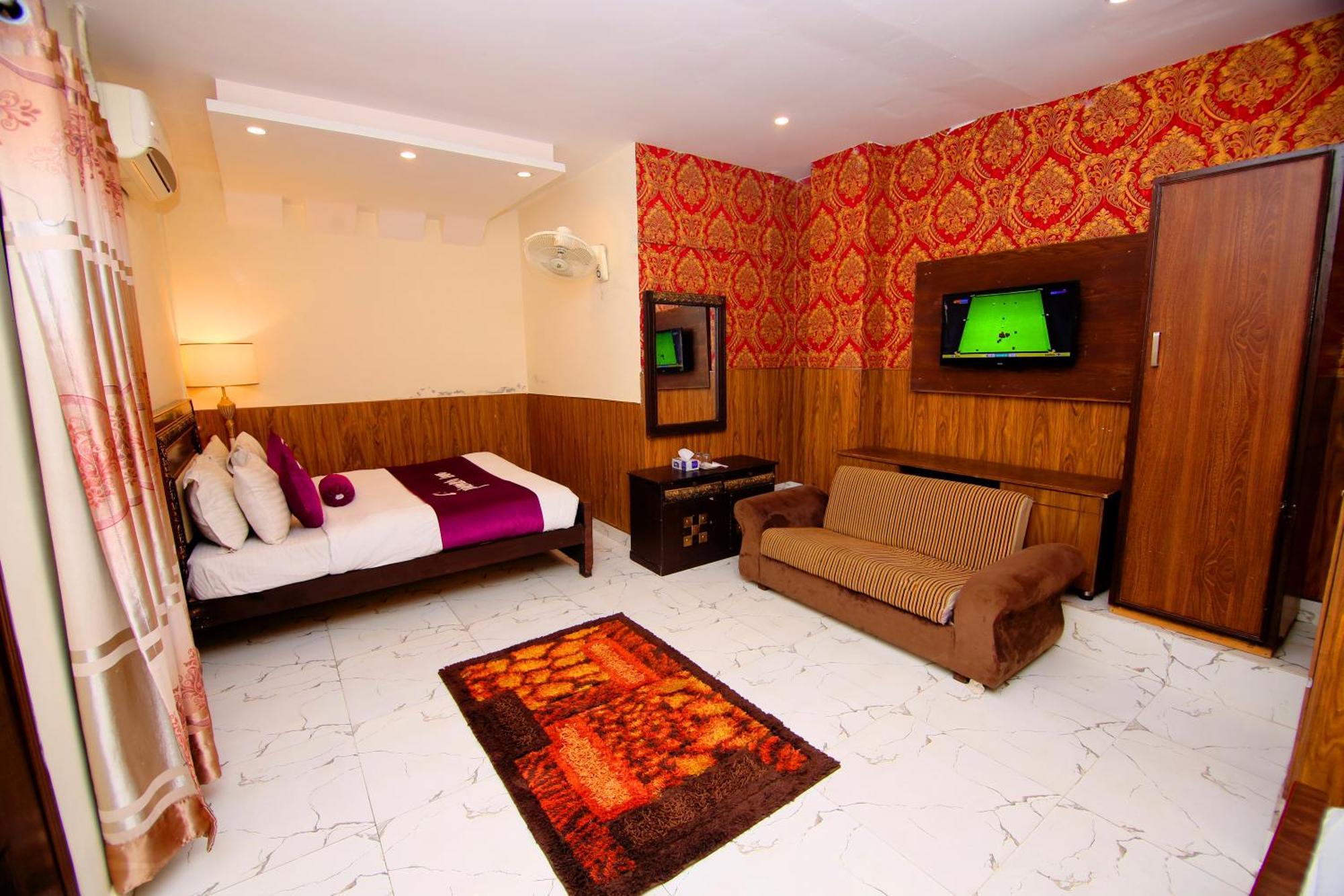 Premier Inn Johar Town Λαχόρη Εξωτερικό φωτογραφία